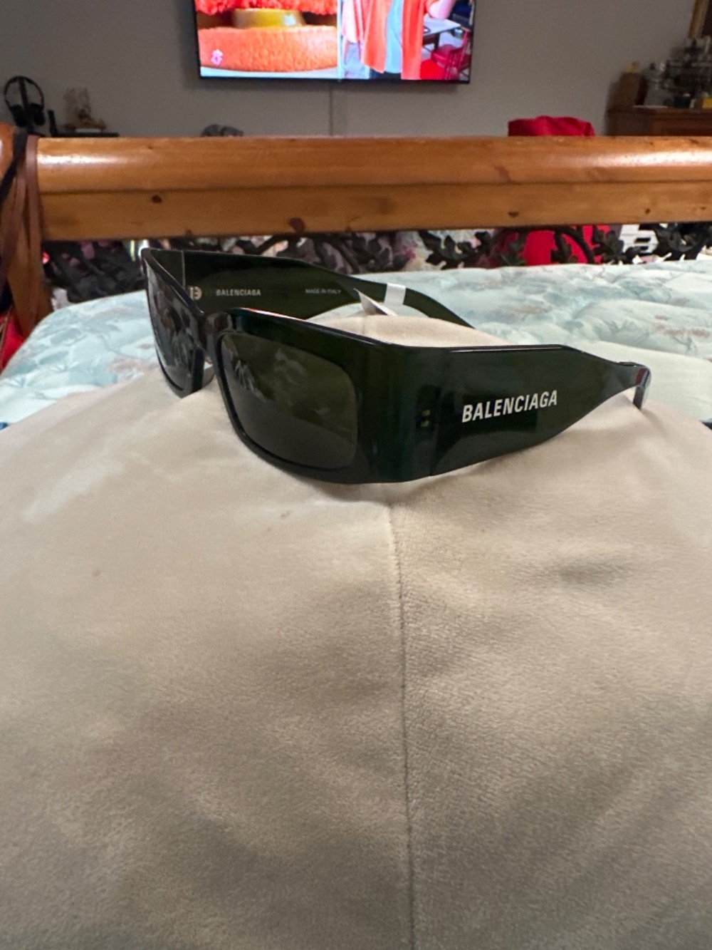 NWT BALENCIAGA SUNGLASSES DARK GREEN - Picture 8 of 9